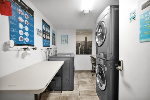 Copropriété à vendre à Miami Beach, Floride: 2 chambres, 64.2 m2 № 1941939 - photo 19