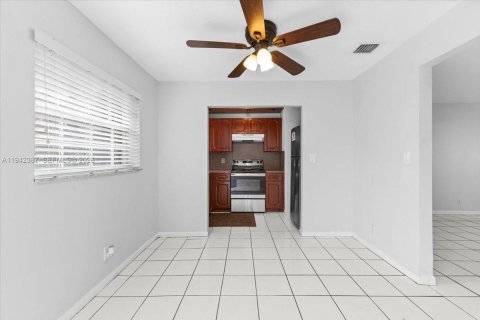 Villa ou maison à vendre à Lauderhill, Floride: 3 chambres, 127.09 m2 № 1999945 - photo 4