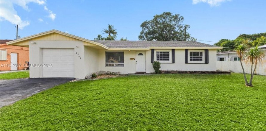 Villa ou maison à Lauderhill, Floride 3 chambres, 127.09 m2 № 1999945