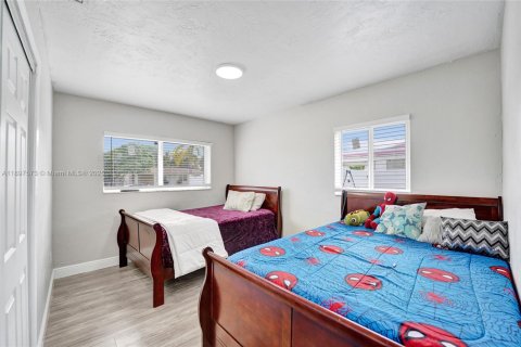 House in Fort Lauderdale, Florida 5 bedrooms, 167.41 sq.m. № 1954000 - photo 25