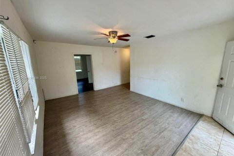 House in West Palm Beach, Florida 3 bedrooms, 257.15 sq.m. № 1794291 - photo 2