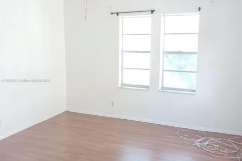 House in West Palm Beach, Florida 3 bedrooms, 257.15 sq.m. № 1794291 - photo 6