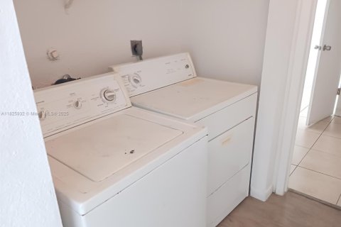 House in West Palm Beach, Florida 3 bedrooms, 257.15 sq.m. № 1794291 - photo 5