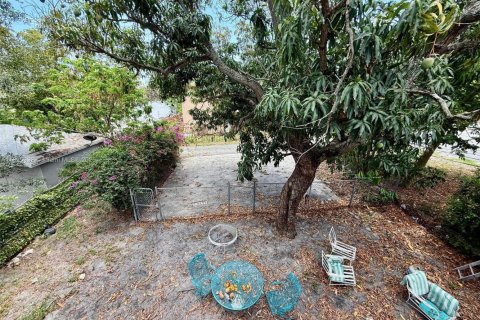 House in West Palm Beach, Florida 3 bedrooms, 257.15 sq.m. № 1794291 - photo 9