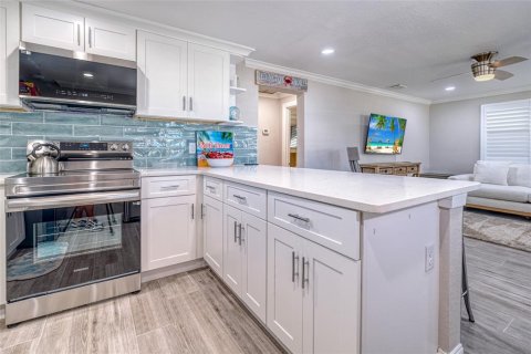 Villa ou maison à vendre à Redington Shores, Floride: 2 chambres, 88.81 m2 № 1349479 - photo 19
