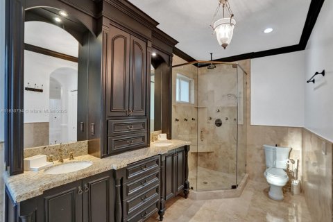 House in Miami, Florida 4 bedrooms, 243.59 sq.m. № 2022877 - photo 25