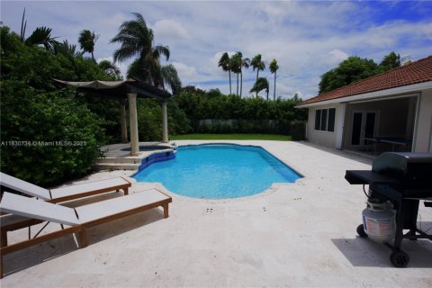 House in Miami, Florida 4 bedrooms, 243.59 sq.m. № 2022877 - photo 20