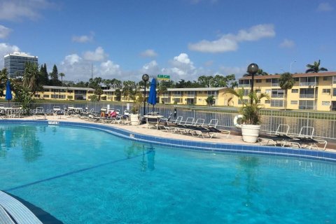 Купить кондоминиум в Авентура, Флорида 1 спальня, № 1993004 - фото 4