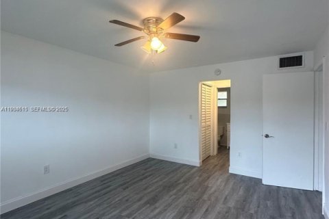 Купить кондоминиум в Авентура, Флорида 1 спальня, № 1993004 - фото 11