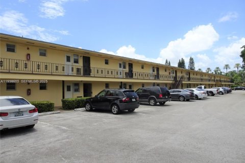 Купить кондоминиум в Авентура, Флорида 1 спальня, № 1993004 - фото 19