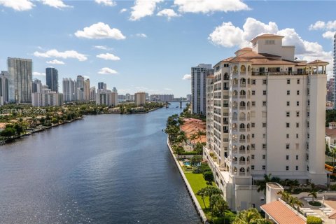 Copropriété à louer à Aventura, Floride: 4 chambres, 274.06 m2 № 2153350 - photo 23