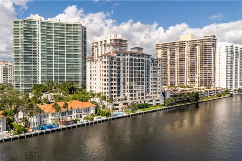 Copropriété à louer à Aventura, Floride: 4 chambres, 274.06 m2 № 2153350 - photo 24