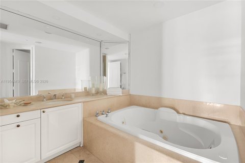 Copropriété à louer à Aventura, Floride: 4 chambres, 274.06 m2 № 2153350 - photo 18
