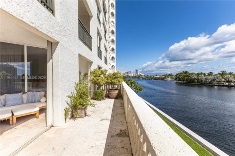 Condo à Aventura, Floride, 4 chambres  № 2153350