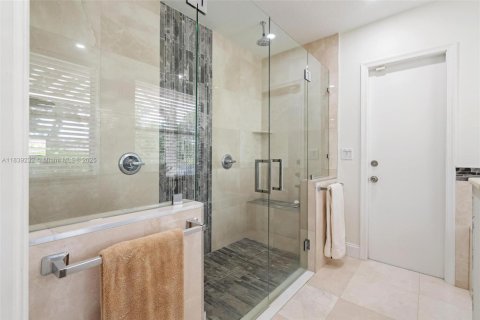 House in Boca Raton, Florida 3 bedrooms, 265.14 sq.m. № 1832301 - photo 9