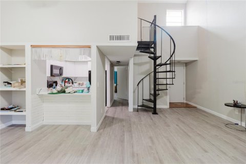 Condo in Tampa, Florida, 1 bedroom № 2102237 - photo 6