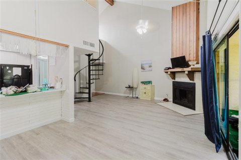 Condo in Tampa, Florida, 1 bedroom № 2102237 - photo 8
