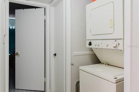 Condo in Tampa, Florida, 1 bedroom № 2102237 - photo 19