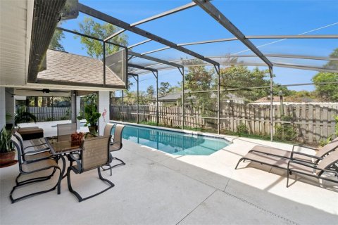 House in Eustis, Florida 3 bedrooms, 205.04 sq.m. № 2205755 - photo 8