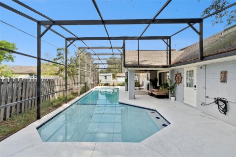 House in Eustis, Florida 3 bedrooms, 205.04 sq.m. № 2205755 - photo 10
