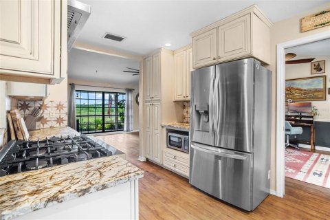 House in Eustis, Florida 3 bedrooms, 205.04 sq.m. № 2205755 - photo 21