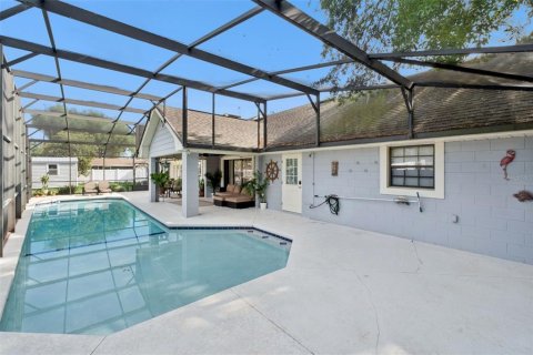 House in Eustis, Florida 3 bedrooms, 205.04 sq.m. № 2205755 - photo 9