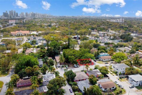 Commercial property in Miami, Florida № 1978721 - photo 5