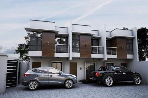 Commercial property in Miami, Florida № 1978721 - photo 2