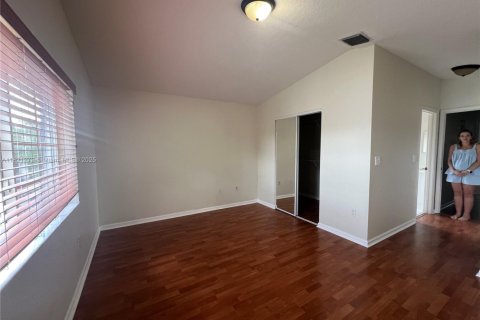 Townhouse in Miramar, Florida 3 bedrooms, 146.97 sq.m. № 1784079 - photo 7