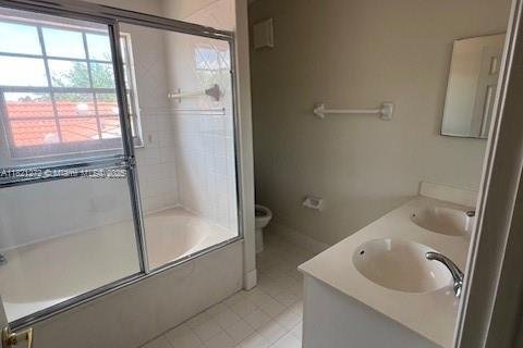 Townhouse in Miramar, Florida 3 bedrooms, 146.97 sq.m. № 1784079 - photo 18