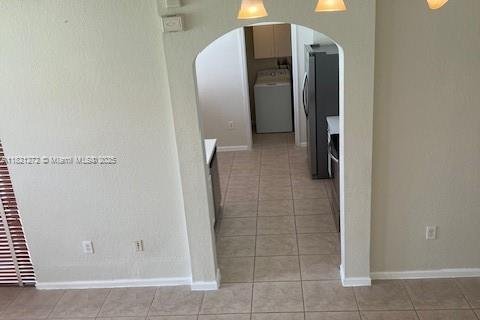 Townhouse in Miramar, Florida 3 bedrooms, 146.97 sq.m. № 1784079 - photo 24