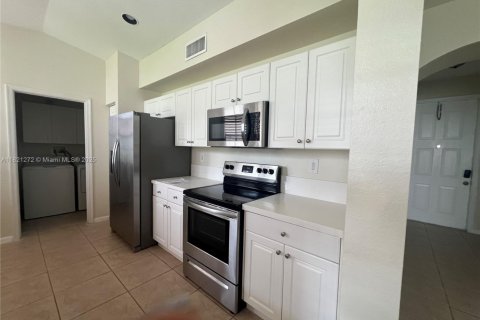 Townhouse in Miramar, Florida 3 bedrooms, 146.97 sq.m. № 1784079 - photo 5