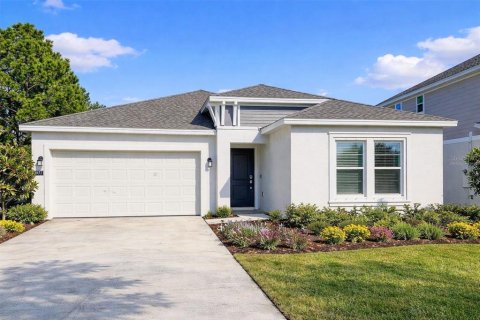 House in Edgewater, Florida 4 bedrooms, 179.86 sq.m. № 2208468