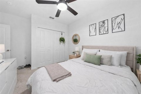 House in Edgewater, Florida 4 bedrooms, 179.86 sq.m. № 2208468 - photo 9