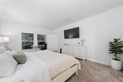 House in Edgewater, Florida 4 bedrooms, 179.86 sq.m. № 2208468 - photo 2