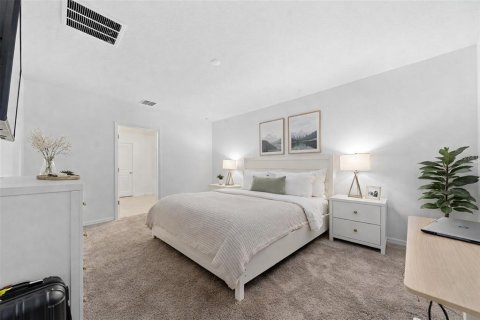 House in Edgewater, Florida 4 bedrooms, 179.86 sq.m. № 2208468 - photo 13