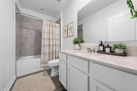 House in Edgewater, Florida 4 bedrooms, 179.86 sq.m. № 2208468 - photo 11