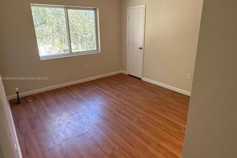 Townhouse in Miami, Florida 3 bedrooms, 106.84 sq.m. № 1932432 - photo 7