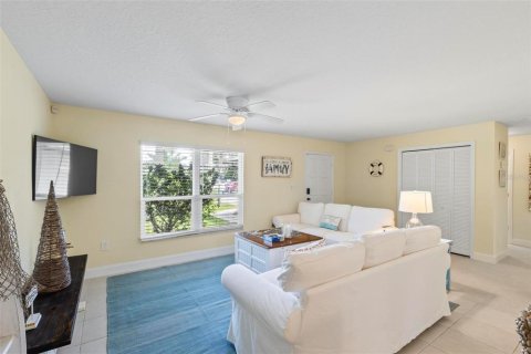 House in Flagler Beach, Florida 2 bedrooms, 118.73 sq.m. № 1744887 - photo 6