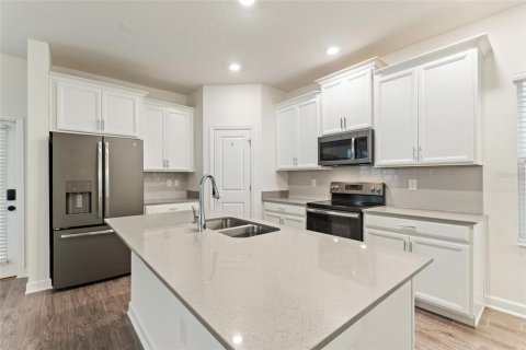 Casa en venta en Davenport, Florida, 3 dormitorios, 192.87 m2 № 2232019 - foto 11