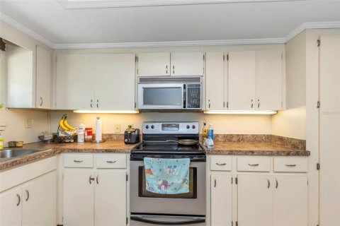 House in Saint Petersburg, Florida 2 bedrooms, 126.81 sq.m. № 1911665 - photo 18