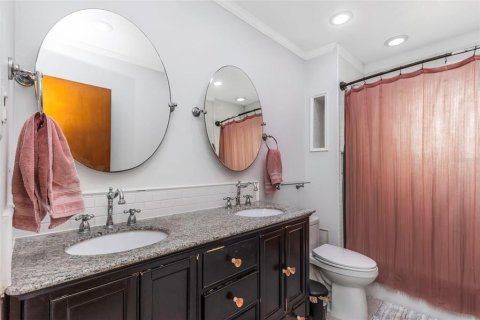 House in Saint Petersburg, Florida 2 bedrooms, 126.81 sq.m. № 1911665 - photo 26