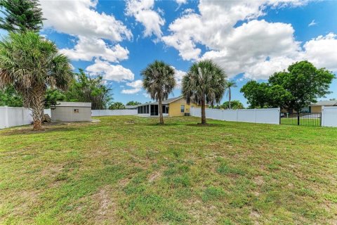 Villa ou maison à vendre à Port Charlotte, Floride: 2 chambres, 101.82 m2 № 2229164 - photo 29
