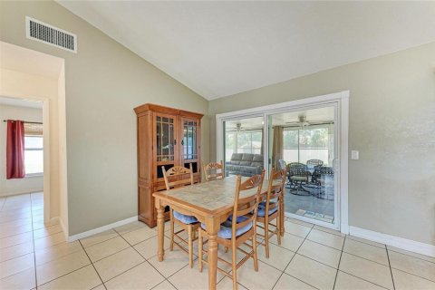 Villa ou maison à vendre à Port Charlotte, Floride: 2 chambres, 101.82 m2 № 2229164 - photo 11