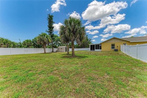 Villa ou maison à vendre à Port Charlotte, Floride: 2 chambres, 101.82 m2 № 2229164 - photo 28