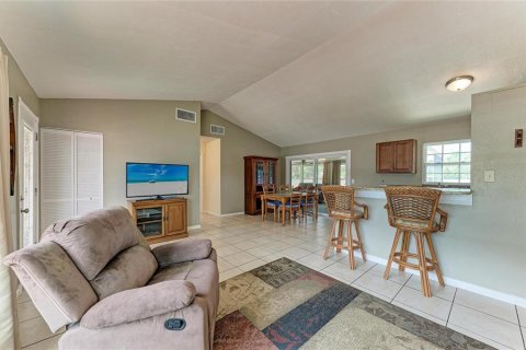 Villa ou maison à vendre à Port Charlotte, Floride: 2 chambres, 101.82 m2 № 2229164 - photo 6