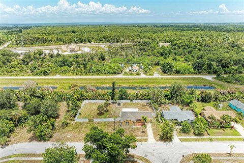 Villa ou maison à vendre à Port Charlotte, Floride: 2 chambres, 101.82 m2 № 2229164 - photo 24
