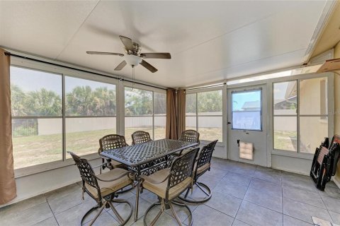 Villa ou maison à vendre à Port Charlotte, Floride: 2 chambres, 101.82 m2 № 2229164 - photo 21
