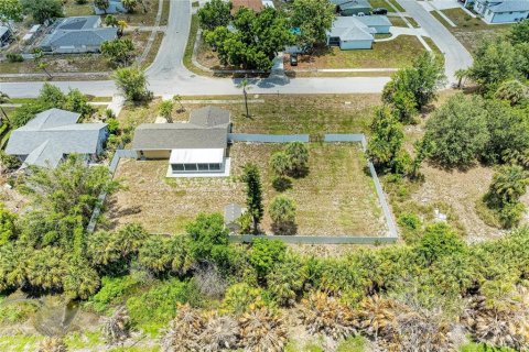 Villa ou maison à vendre à Port Charlotte, Floride: 2 chambres, 101.82 m2 № 2229164 - photo 23
