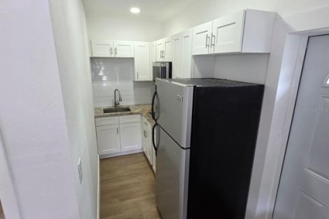 Casa en alquiler en Clearwater, Florida, 3 dormitorios, 127.46 m2 № 2235324 - foto 5